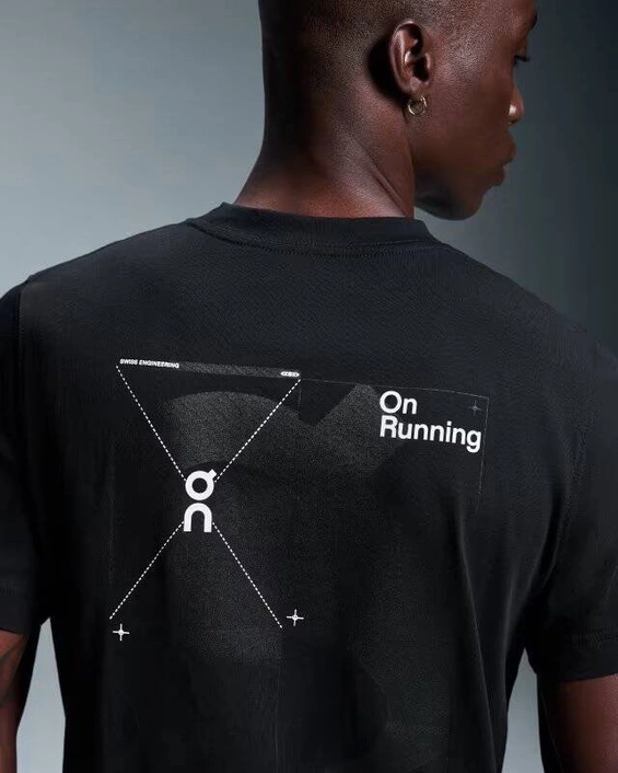 On Running GRAPHIC-T WARP Black 1ME30570553