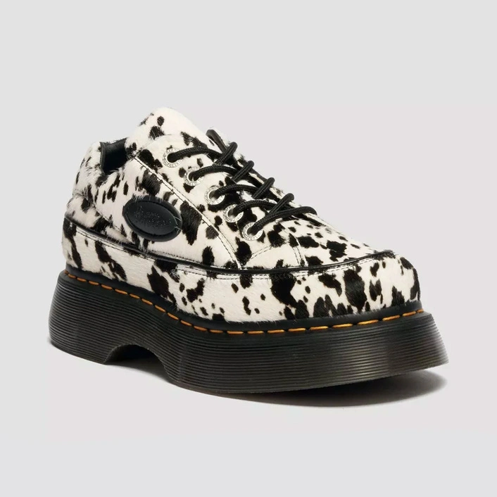 Dr. Martens półbuty Buzz 5-Eye Dalmatian ze skóry z włosiem kremowo-czarne damskie 42846100
