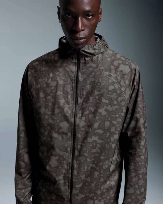 On Running ULTRA JACKET Eclipse 1ME11552608