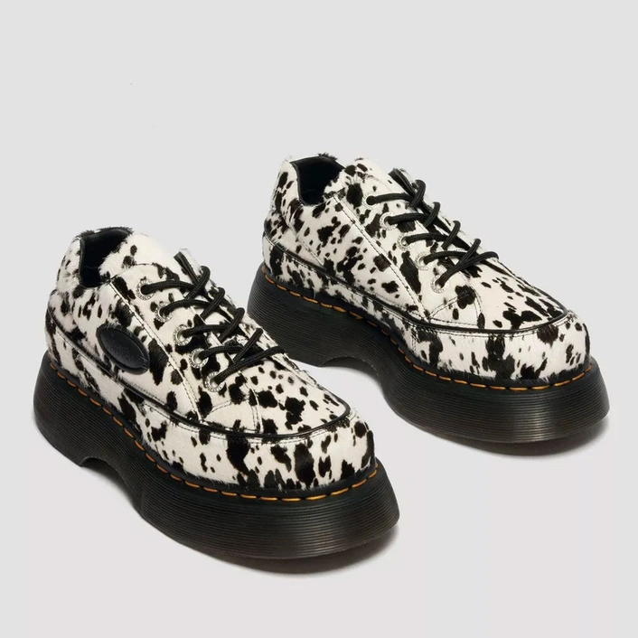 Dr. Martens półbuty Buzz 5-Eye Dalmatian ze skóry z włosiem kremowo-czarne damskie 42846100