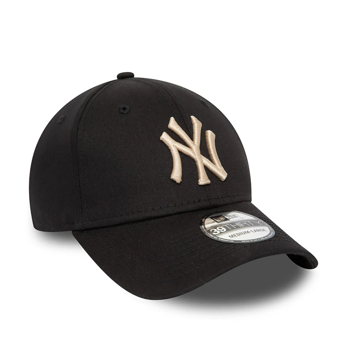 New Era New York Yankees League Essential Black 39THIRTY Stretch Fit Cap