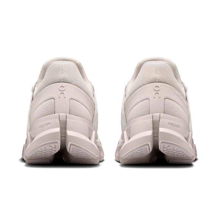 On CLOUDSWIFT 4 AD Sand-Ivory 3WF10451485