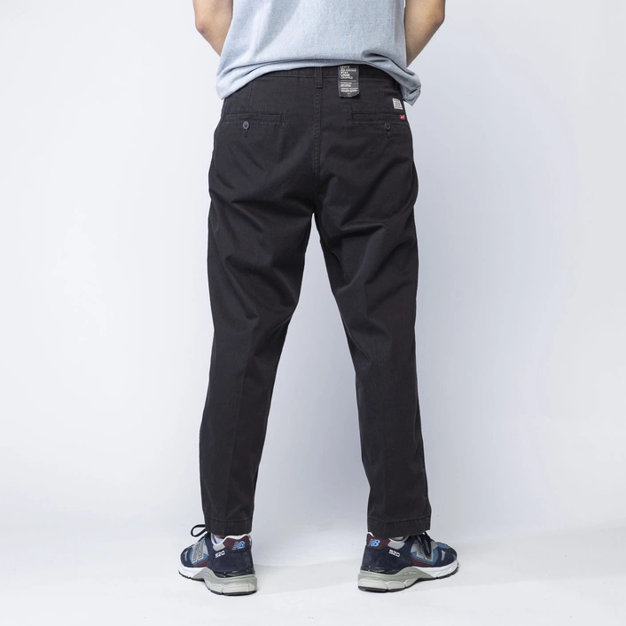 Levi's XX STAY LOOSE CROP CHINO BLACK - Runcolors.pl