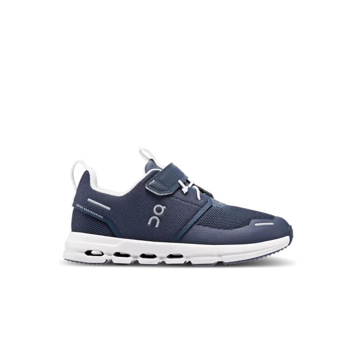 On CLOUD PLAY Midnight-white 3KD11430692