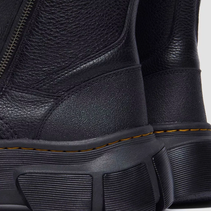 Dr. Martens DMXL Leather Rigger Boots 41192001