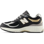 New Balance Buty Sneakersy Czarne 2002 GC2002PO