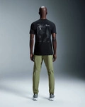 On Running GRAPHIC-T WARP Black 1ME30570553