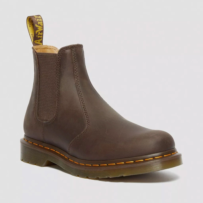 Dr. Martens sztyblety Chelsea 2976 Yellow Stitch Crazy Horse ciemnobrązowe 27486201