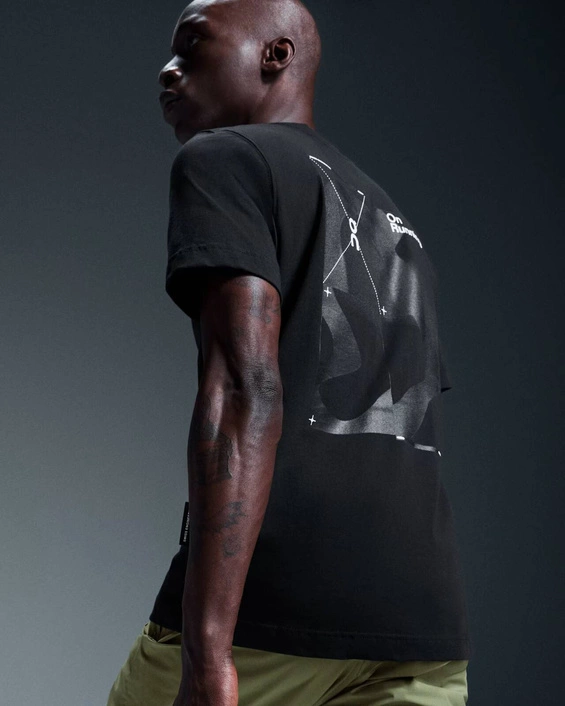 On Running GRAPHIC-T WARP Black 1ME30570553