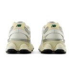 New Balance Buty Sneakersy Białe 9060  U9060ESE